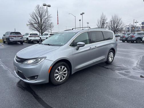 2018 Chrysler Pacifica Touring-L