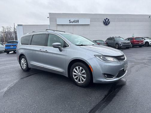 2018 Chrysler Pacifica Touring-L
