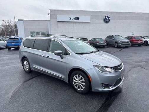 2018 Chrysler Pacifica Touring-L
