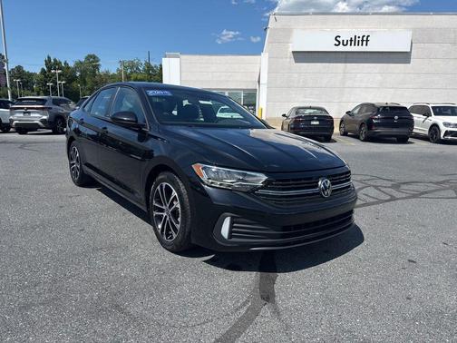 Deep Black 2024 Volkswagen Jetta 1.5T Sport