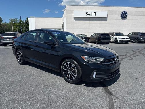 Deep Black 2024 Volkswagen Jetta 1.5T Sport