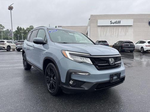 Sonic Gray Pearl 2022 Honda Pilot AWD Black Edition