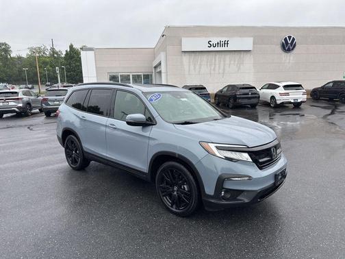 Sonic Gray Pearl 2022 Honda Pilot AWD Black Edition
