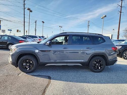 2025 Volkswagen Atlas 2.0T SE w/Technology 4MOTION