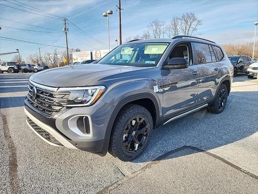 2025 Volkswagen Atlas 2.0T SE w/Technology 4MOTION