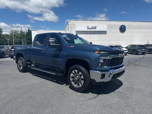 Lakeshore Blue Metallic 2024 Chevrolet Silverado 2500 LT