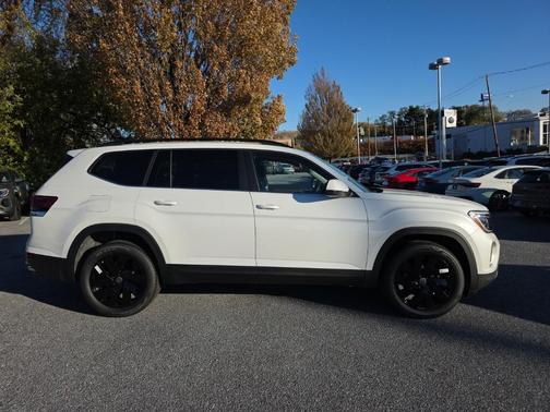 2026 Volkswagen Atlas 2.0T SE w/Technology 4MOTION