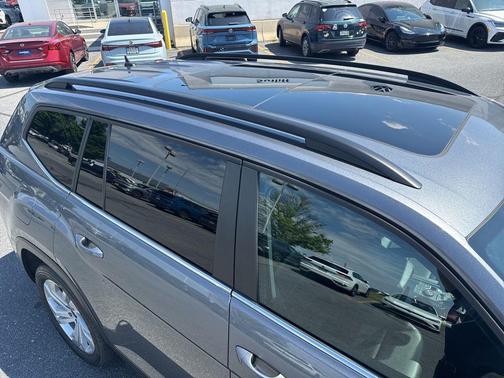 Platinum Gray Metallic 2023 Volkswagen Atlas 3.6L SE w/Technology