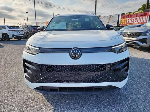2025 Volkswagen Tiguan 2.0T SE R-Line Black 4MOTION