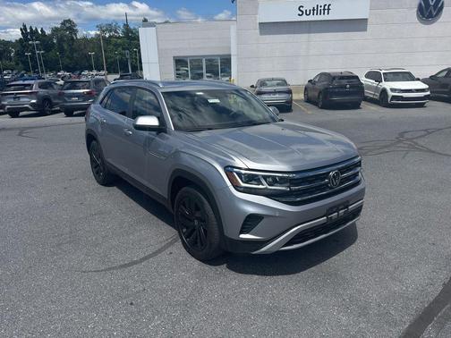 Pyrite Silver Metallic 2023 Volkswagen Atlas Cross Sport 2.0T SE w/Technology 4MOTION