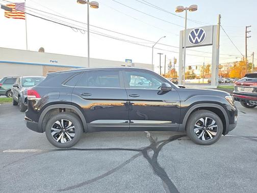 2026 Volkswagen Atlas Cross Sport 2.0T SE