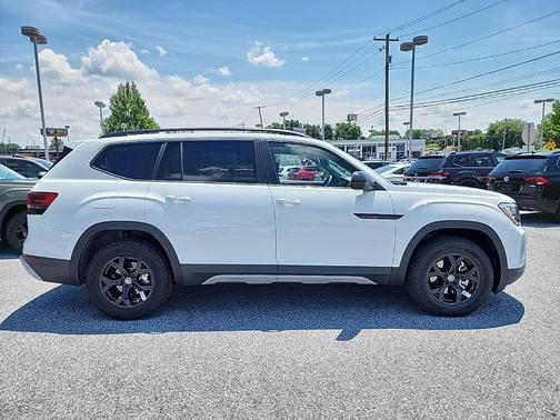 2025 Volkswagen Atlas 2.0T Peak Edition