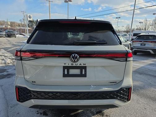 2026 Volkswagen Tiguan 2.0T SE R-Line Black 4MOTION