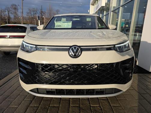 2026 Volkswagen Tiguan 2.0T SEL R-Line 4MOTION