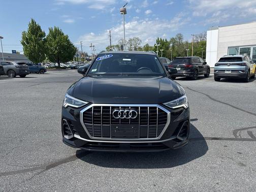 Mythos Black Metallic 2025 Audi Q3 Premium 45 TFSI S line quattro Tiptronic