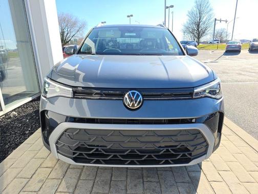 Platinum Gray Metallic 2026 Volkswagen Taos SE