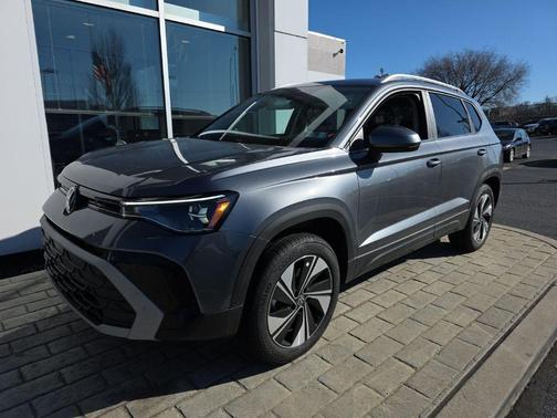 Platinum Gray Metallic 2026 Volkswagen Taos SE