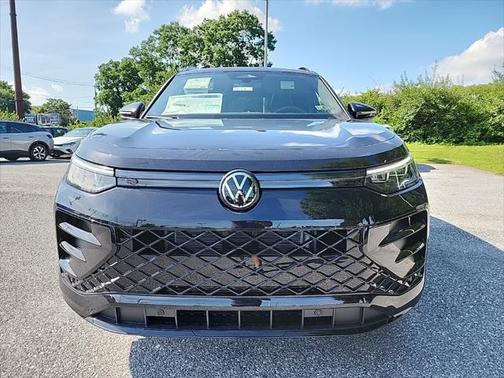 2025 Volkswagen Tiguan 2.0T SE R-Line Black 4MOTION