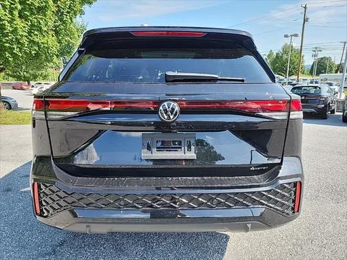 2025 Volkswagen Tiguan 2.0T SE R-Line Black 4MOTION