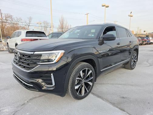 Deep Black Pearl 2026 Volkswagen Atlas Cross Sport 2.0T SEL Premium