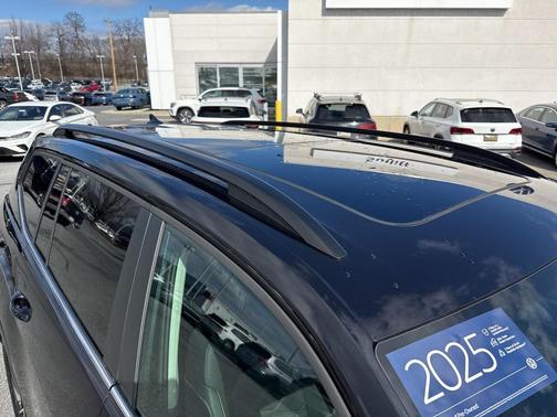 2025 Volkswagen Atlas 2.0T SE w/Technology 4MOTION