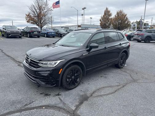 2022 Volkswagen Tiguan 2.0T SE R-Line Black 4MOTION
