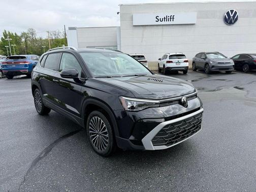 Deep Black Pearl 2025 Volkswagen Taos 1.5T SE