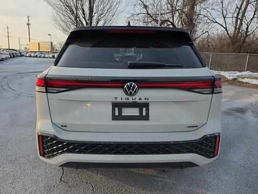 2026 Volkswagen Tiguan 2.0T SE R-Line Black 4MOTION