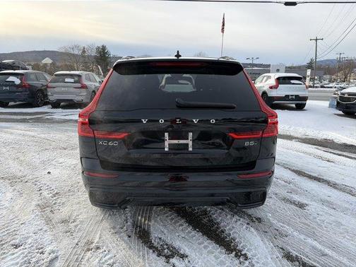 2025 Volvo XC60 B5 Plus