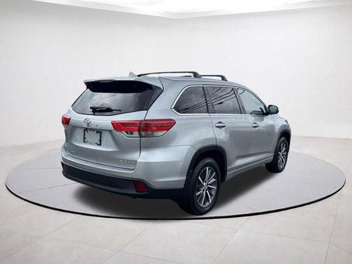 2017 Toyota Highlander 