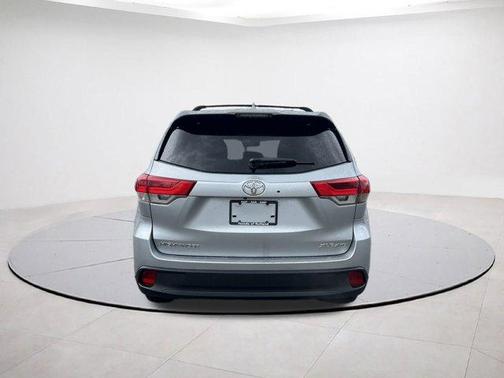 2017 Toyota Highlander 
