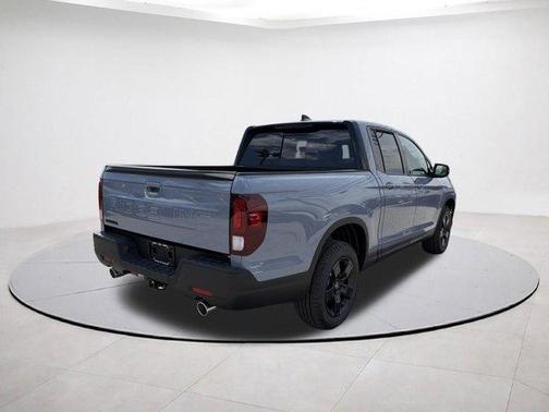 Sonic Gray Pearl 2026 Honda Ridgeline Black Edition Two-Tone