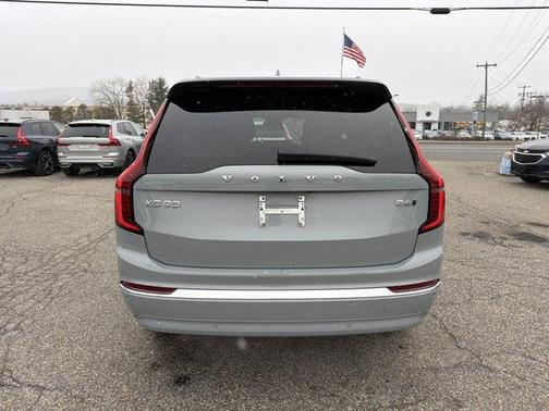 2025 Volvo XC90 B6 Plus 7-Seater