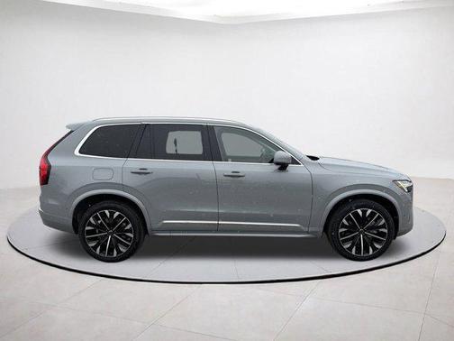 2025 Volvo XC90 B6 Plus 7-Seater