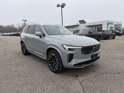 2025 Volvo XC90 B6 Plus 7-Seater