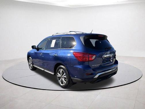 2017 Nissan Pathfinder SV