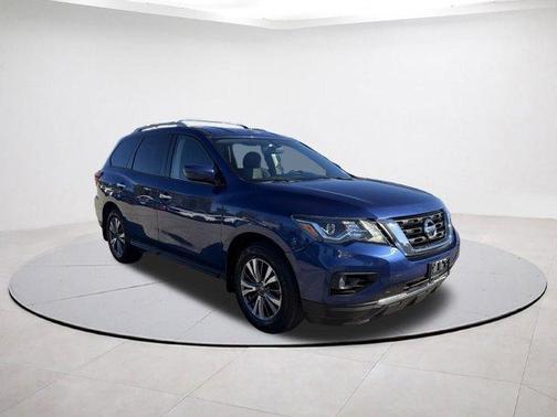 2017 Nissan Pathfinder SV