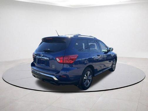 2017 Nissan Pathfinder SV