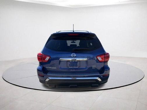 2017 Nissan Pathfinder SV