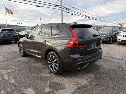 2025 Volvo XC60 B5 Plus