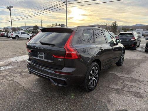 2025 Volvo XC60 B5 Plus
