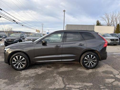 2025 Volvo XC60 B5 Plus