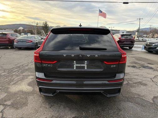 2025 Volvo XC60 B5 Plus