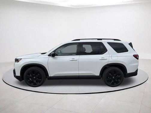Platinum White Pearl 2026 Honda Pilot Black Edition