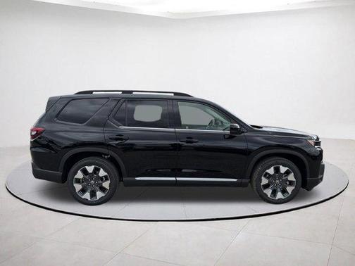 Crystal Black Pearl 2026 Honda Pilot Touring