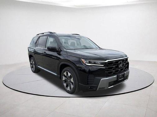 Crystal Black Pearl 2026 Honda Pilot Touring