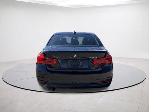 2018 BMW 330 i xDrive