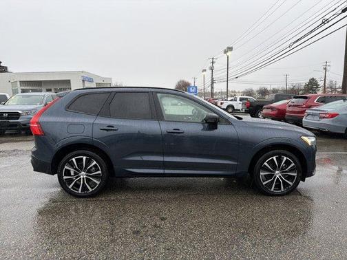 2025 Volvo XC60 B5 Plus