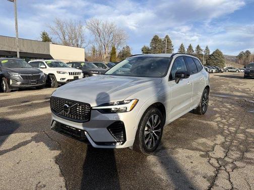 2025 Volvo XC60 B5 Plus