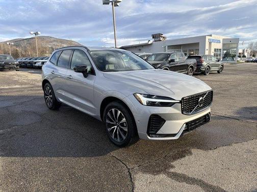 2025 Volvo XC60 B5 Plus